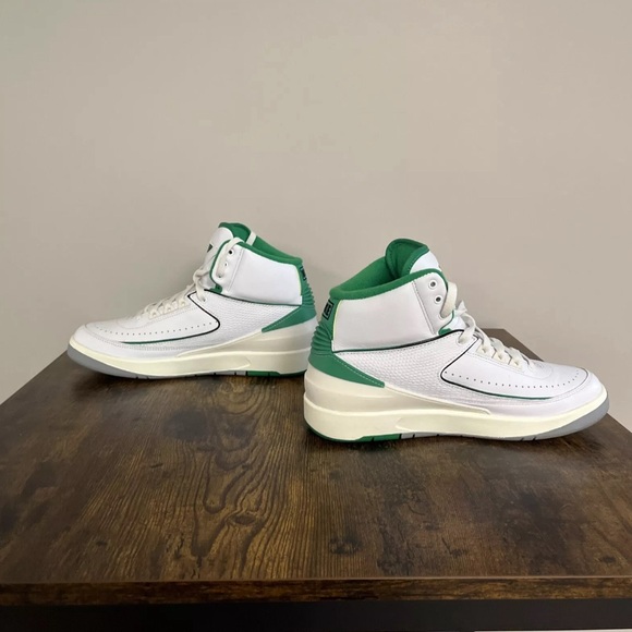 Size 8 - Jordan 2 Retro Lucky Green
